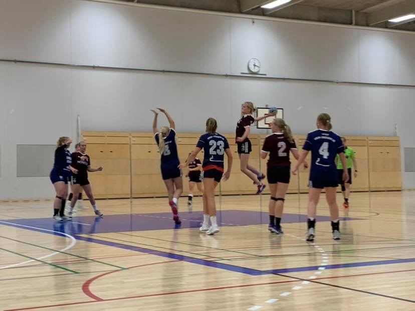 Kamp i hallen med Øresund Håndbold